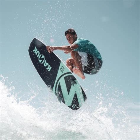 Improve your skills with new wakesurf tricks